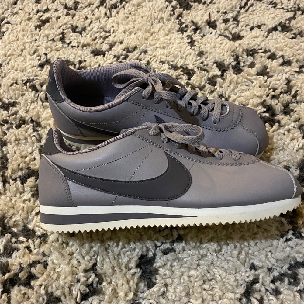 Nike Classic Cortez leather shoes